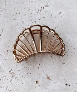 Alamour The Label Shell Claw Clip Hair Accessories