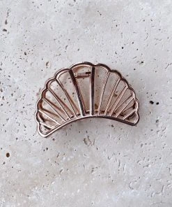 Alamour The Label Shell Claw Clip Hair Accessories